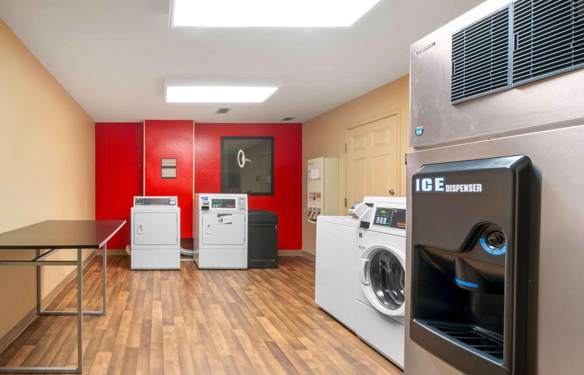 Extended Stay America Suites - Kansas City - Overland Park - Metcalf Ave Eksteriør billede
